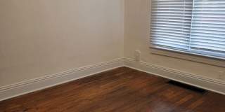 Two bedroom House For Rent S. Floyd Street Gallery 10