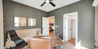 137 N Un St Gallery 15