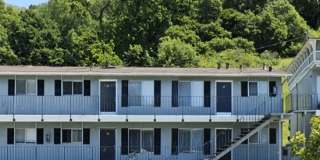 Redwood Highway Apartments Gallery 1