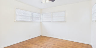 Spacious 4 bedroom rental ~ 4308 S Jackson Gallery 20