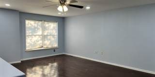 Mill Creek 4bd/2bth w/ Two Car Parking and Yard Gallery 3