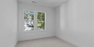 **OFFERING REFUNDABLE APPLICATION FEES & $200 MOVE IN PROMOTION** New Construction 3BD, 3.5BA End-Unit Raleigh Townhome with a Large Upstairs Bonus Room & Full Bathroom Inside the Beltline Near Lake J Gallery 31