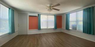 2/1.5 Beachside Bungalow Gallery 7