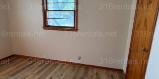 2 bed 1 bath house available! Gallery 7