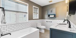 700 N Surrey Ave Gallery 24