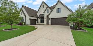 Beautiful 4 bedroom house with a Putting Green! Gallery 1