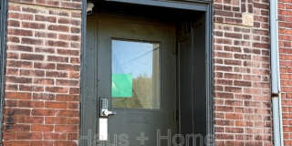 906 Penn Avenue Gallery 31