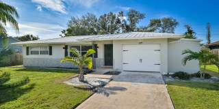 ** Charming Villa in Bonita Springs ~ Completely Renovated ~ Furnished ~ 1 Car Garage ** Gallery 1
