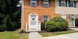 2 Bedroom, 1.5 Bath Townhouse Gallery 1
