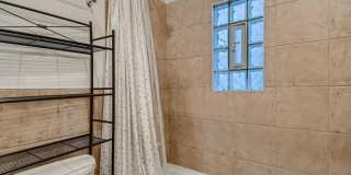 4 Bedroom SFH in MacGroveland! Close by Concordia and Macalester Gallery 10