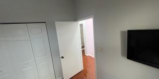 943 SW 143rd Ter Gallery 37