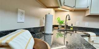 Newly Remodeled 2 Bedroom with washer & dryer behind Hilldale Mall! Gallery 40