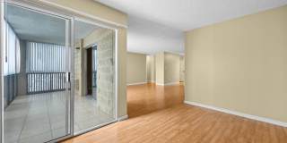 Spacious 2 Bed / 2 Bath Condo in Quiet Denver Community with Pool & Gym Gallery 6