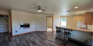 Nicely Update Home in Great Location with Hot Tub Care Included Gallery 6