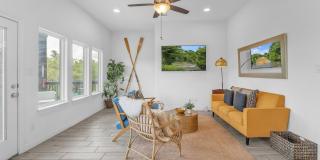 2488 Waterfront Park Gallery 10
