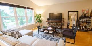 Beautiful Furnished Home on Quiet Cul‑de‑Sac Gallery 3