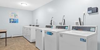 Burgundy & Hillsboro Apartments Gallery 26