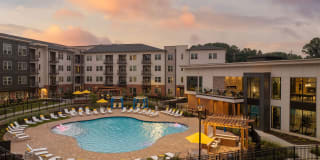 Aventon Nora Gallery 1