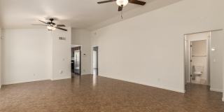 4634 E Grovers Avenue Gallery 3