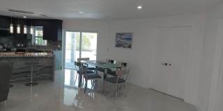 320 SE 15 PL Gallery 3