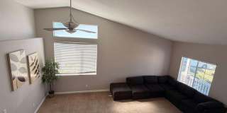 Mid-Term Rental - Beautiful 4 Bedroom Pool Home in South Temecula! Gallery 5