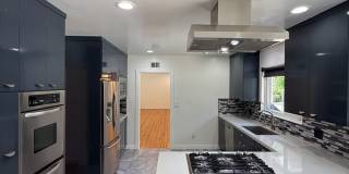 Beautiful One Level, 3 Bedroom, 3 Bathroom Tarzana Pool Home for Lease! Gallery 15