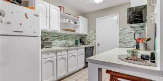 703 Wellesley Court - A Gallery 7