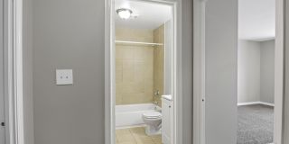 The Riverside Apartment Homes Gallery 26