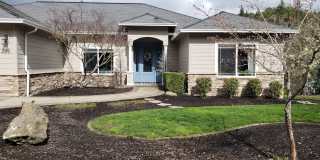 5 bedroom home with attached 3 car garage in Winchester Gallery 1