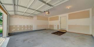Charming 3BR Townhome in Lincoln Gallery 26