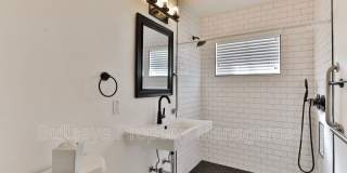 2129 W. Weldon Ave. Gallery 14