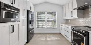 1095 Anchor Point Gallery 8