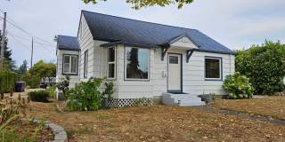 Adorable Craftsman-Style Home in North Tacoma Gallery 1