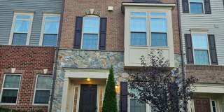 Gorgeous 4-Bed 3.5-Bath Townhouse next to Ft Meade Gallery 1