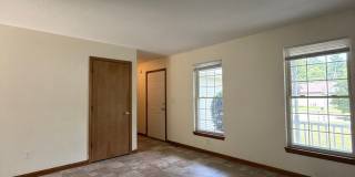 3 Bedroom Home with 2 Car Attached Garage! Gallery 1