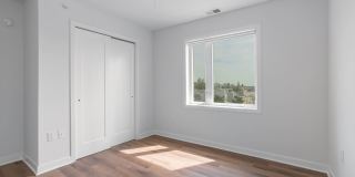 Graduate Pointe Gallery 31