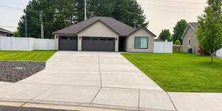 Beautiful Three Bedroom in Pasco Near Chiawana High School Gallery 1