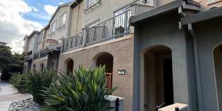 Beautiful Willow Glen / Almaden Walk Community Townhome with 2-Car Garage, High Ceilings & Private Balcony! Beautiful Willow Glen / Almaden Walk Community Townhome with 2-Car Garage, High Ceilings & Private Balcony! Gallery 1