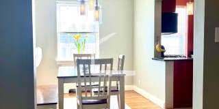 Huge 2 Bed in Brookline! 9w Parking for Rent! Gallery 7