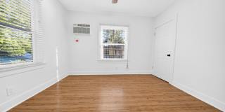 5225 De Longpre Ave. Gallery 34