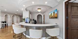 470 MANDALAY Avenue Gallery 90