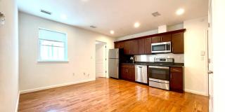 1800-8 RIDGE Avenue Gallery 16