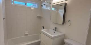 Charming 2BR/1BA Downstairs Unit with Private Yard in South Park Gallery 12