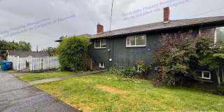 Cute 4-Bedroom Duplex w/Attached Garage in Seward Park Area in Seattle!! Gallery 1