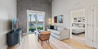 Luna at Viera Gallery 25