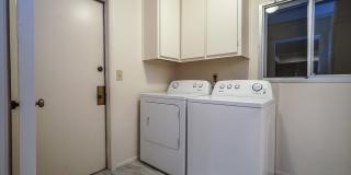 Exceptional 6-Bedroom Residence Near ASU with Garage & Modern Conveniences Gallery 29