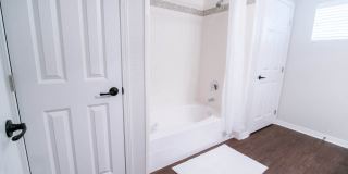 The Villa at River Pointe Drive Gallery 8