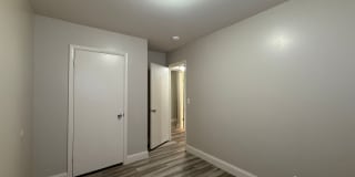 Saint Clair  -  2459 S Gallery 20