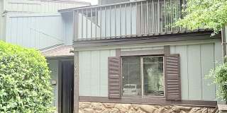 Beautiful 3-Bedroom Townhome Gallery 1