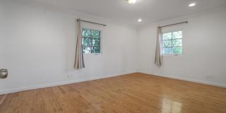 449 N Sweetzer Ave Gallery 23